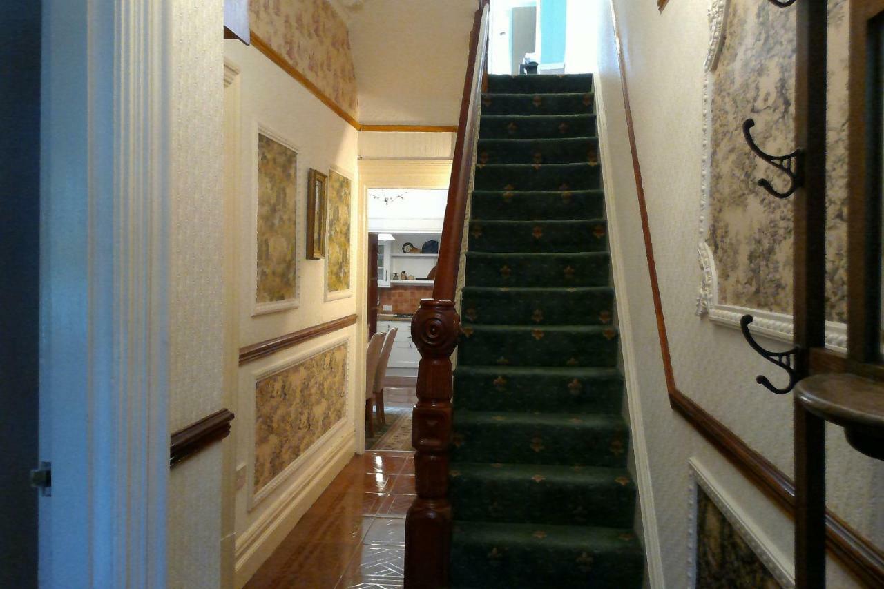 Beautiful Victorian House Hotel Кардиф Екстериор снимка